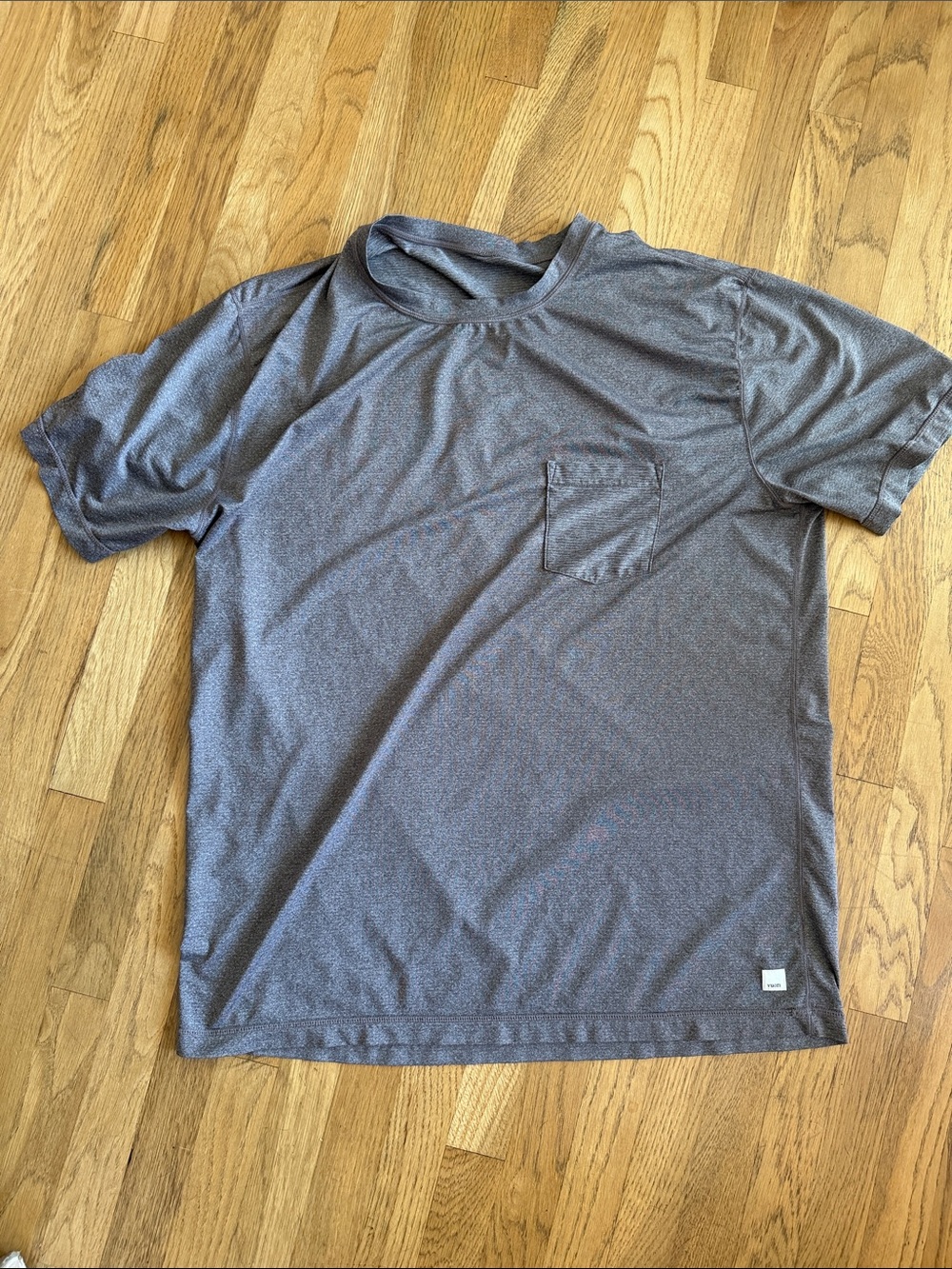 Vuori Tradewind Performance
Tee in Heathered Quartz size XL